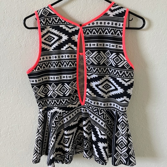 Pattern Shirt - Picture 2 of 2